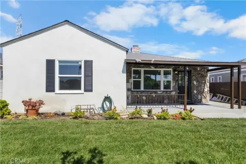 Remodeled Duplex with Private Yard