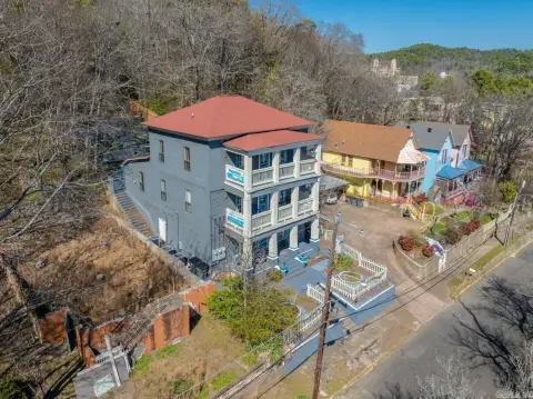 Furnished Victorian Short-Term Rental
