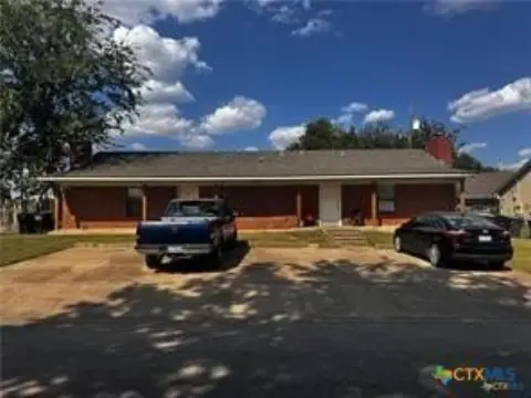 Duplex with 2024 Roof