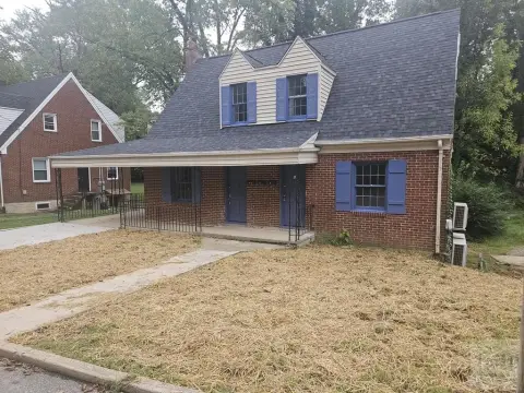 Triplex with In-Unit Laundry