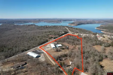 Flex Space on Fenced Acreage