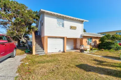 Beachside Duplex with Garages