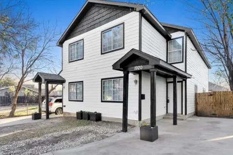 Renovated Duplex Near Hospital District