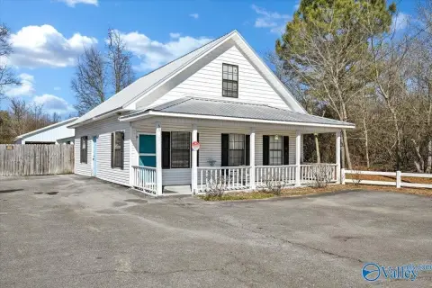 Mixed-Use Property on Highway 69