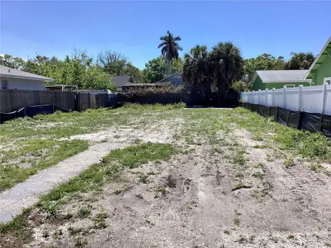 Residential Land in Sarasota, FL