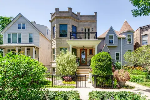 Triplex with Balcony
