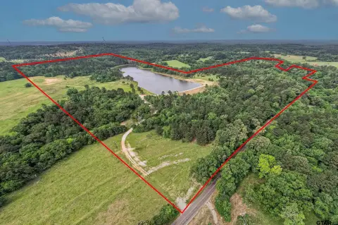 East Texas Ranch with Lake