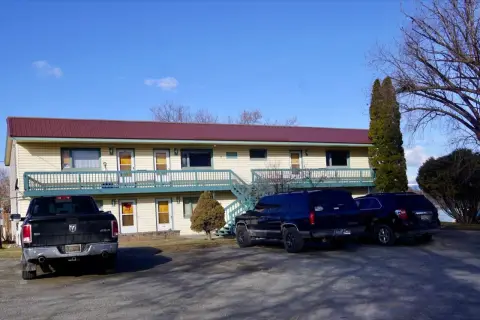 6-Unit Apartment Building