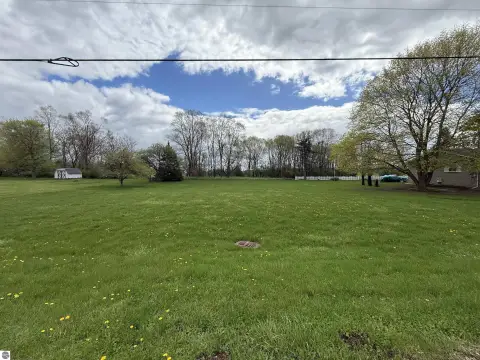 Buildable Lot in Mt Pleasant