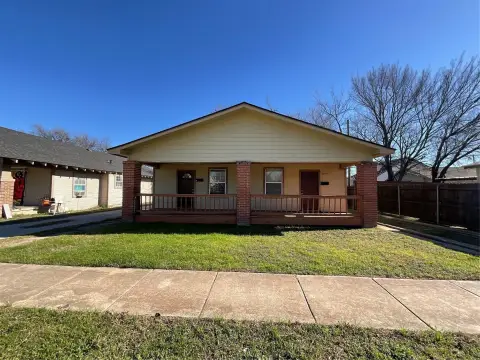 South Fort Worth Duplex with Porches