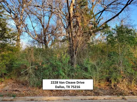 Residential Lot in Cedar Crest