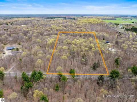 10-Acre Wooded Parcel Near Lake