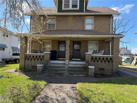 Lorain Duplex: Income Opportunity