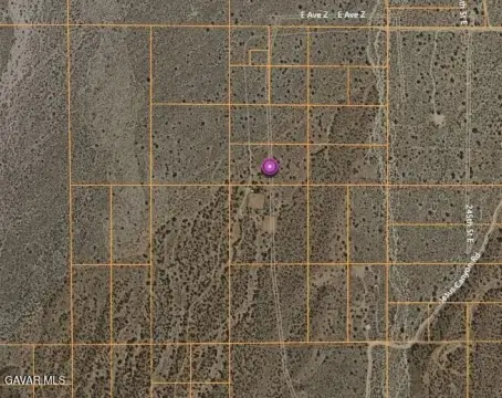 Land in Llano, California