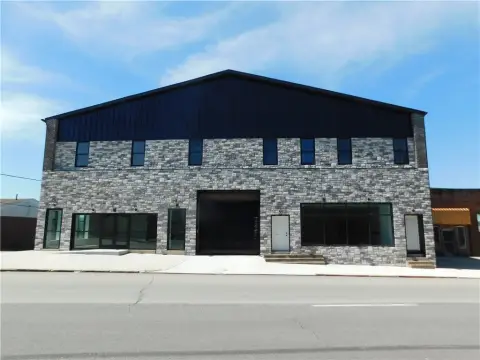 Updated Flex Building with Garage Access