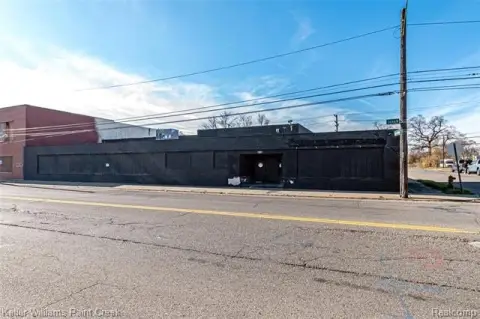 Detroit Warehouse with Truck Bay