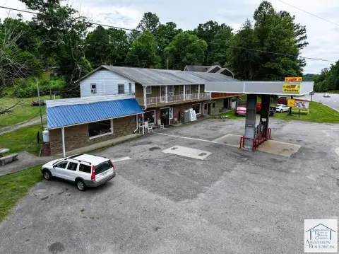 Mixed-Use Highway Retail & Apartments
