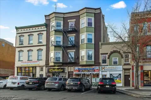 10-Unit Mixed-Use Property