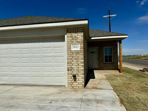3BR Townhome with 2-Car Garage