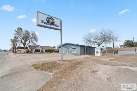 Harlingen Commercial Opportunity For Sale