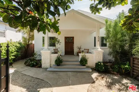 Silver Lake Detached Homes