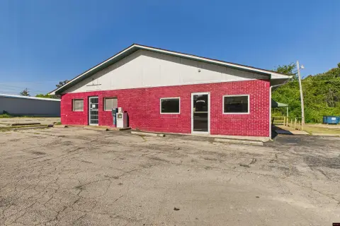 Mountain Home Commercial Building For Sale
