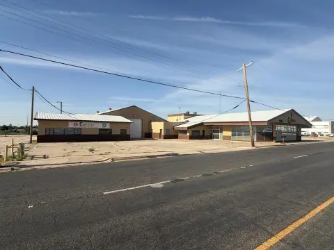 Auto Shop and Yard Flex Space