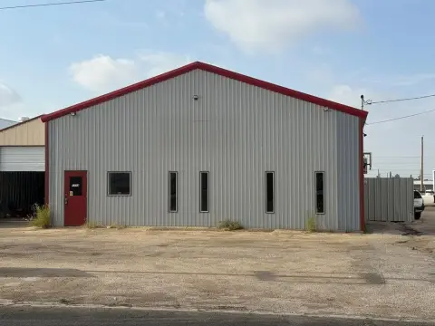 Warehouse With Multiple Office Spaces