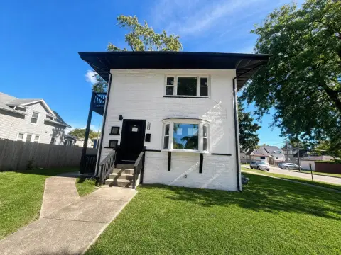 Updated 2-Unit Duplex