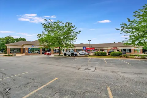 Retail Suite with High Visibility