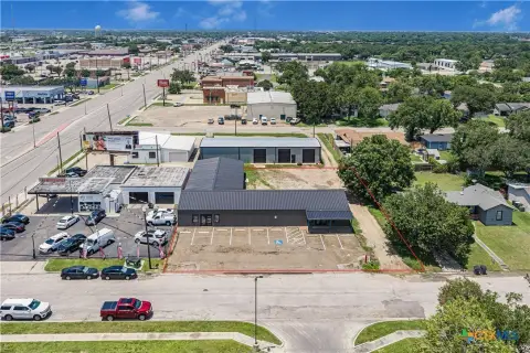 Flex Space with Climate-Controlled Warehouse