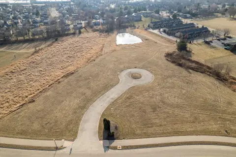 Residential Land in Rockford, IL