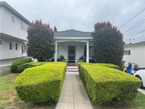 Bungalow Quadplex With Detached Units