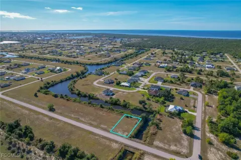 Waterfront Lot in Cape Coral