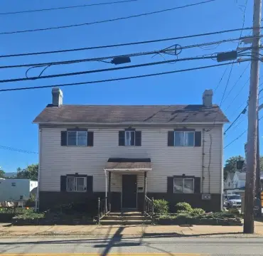 Up-and-Down Duplex with Off-Street Parking