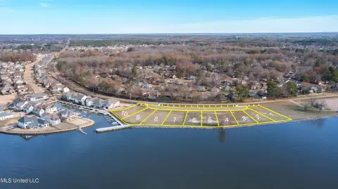 Waterfront Build-to-Suit Lot