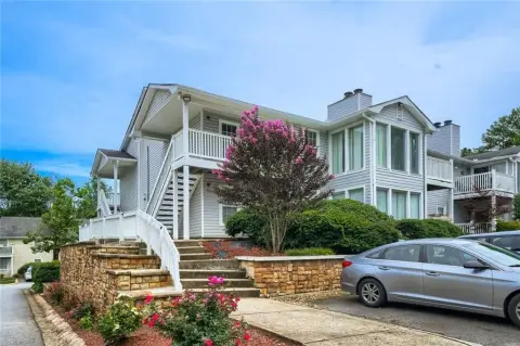 Top-Floor Condo with Tenant