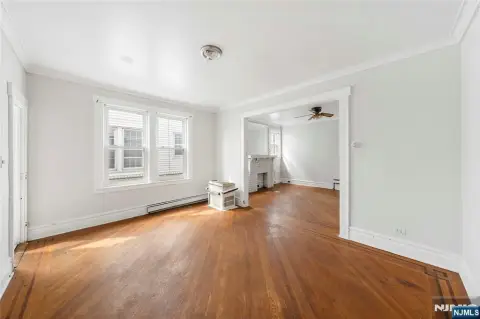 Newark Duplex with Commuter Convenience