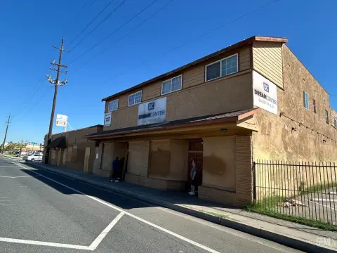 Mixed-Use Complex in Bakersfield, CA