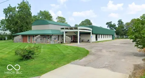 Versatile Commercial Property in Hope, IN