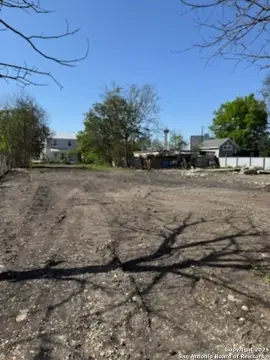 Land in Dignowity Hill