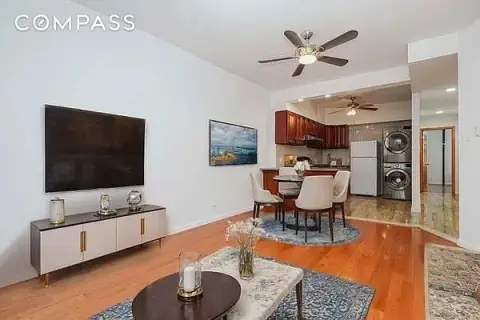 Spacious Apartment Near Prospect Park