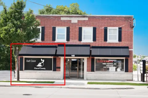 Ground Floor Retail Space in 3-Story Building