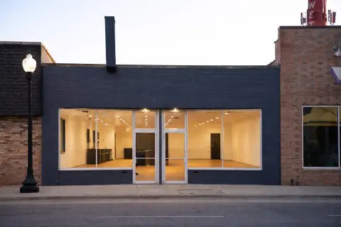 Retail Storefront with Flexible Layout