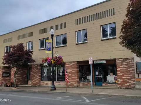 Mixed-Use Building with Restaurant