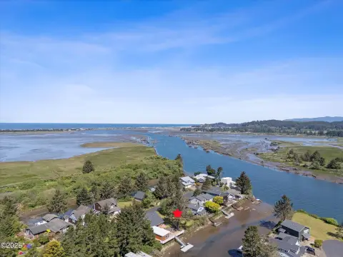 Waterfront Lot in Siletz Keys