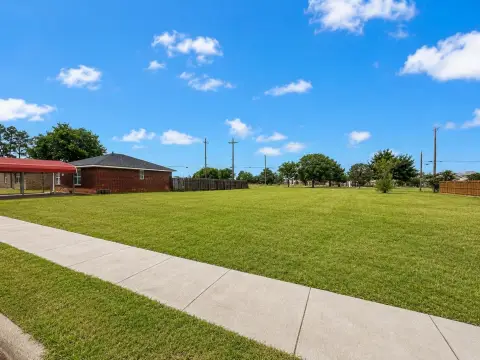 Residential Building Lot in Cul-de-Sac