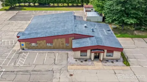 Spacious Office on Corner Lot