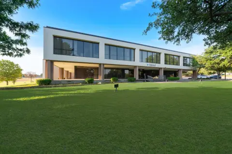Office and Showroom Mixed-Use Building