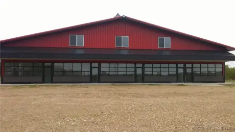 Steel Flex Space With Drive-Through Bays